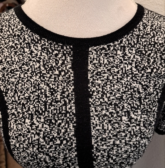 Maggie London Black & White Sweater Dress Size S - Picture 2 of 9